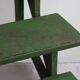 Étagère sur pieds en bois peint en vert