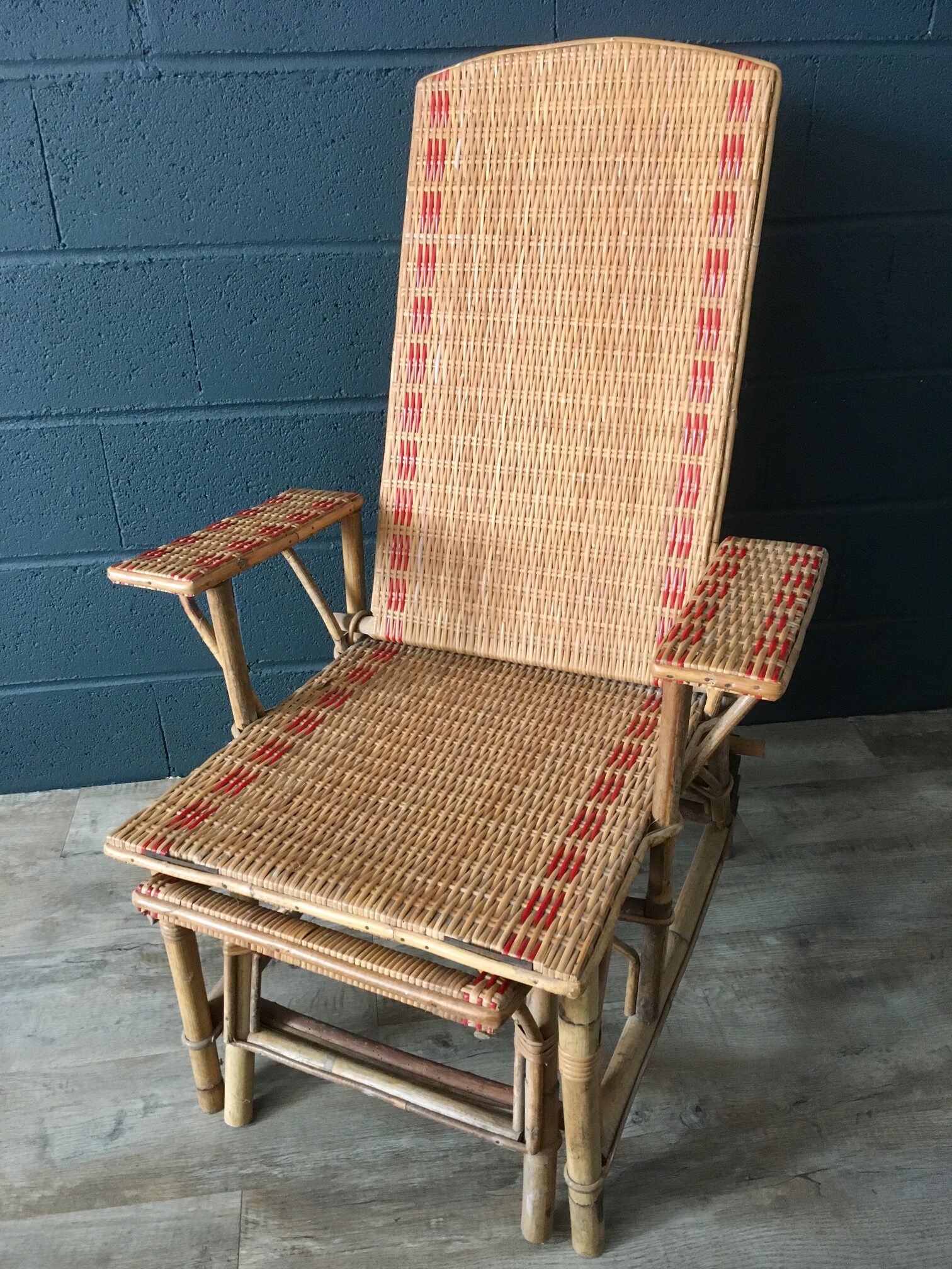 Rattan lounge chair