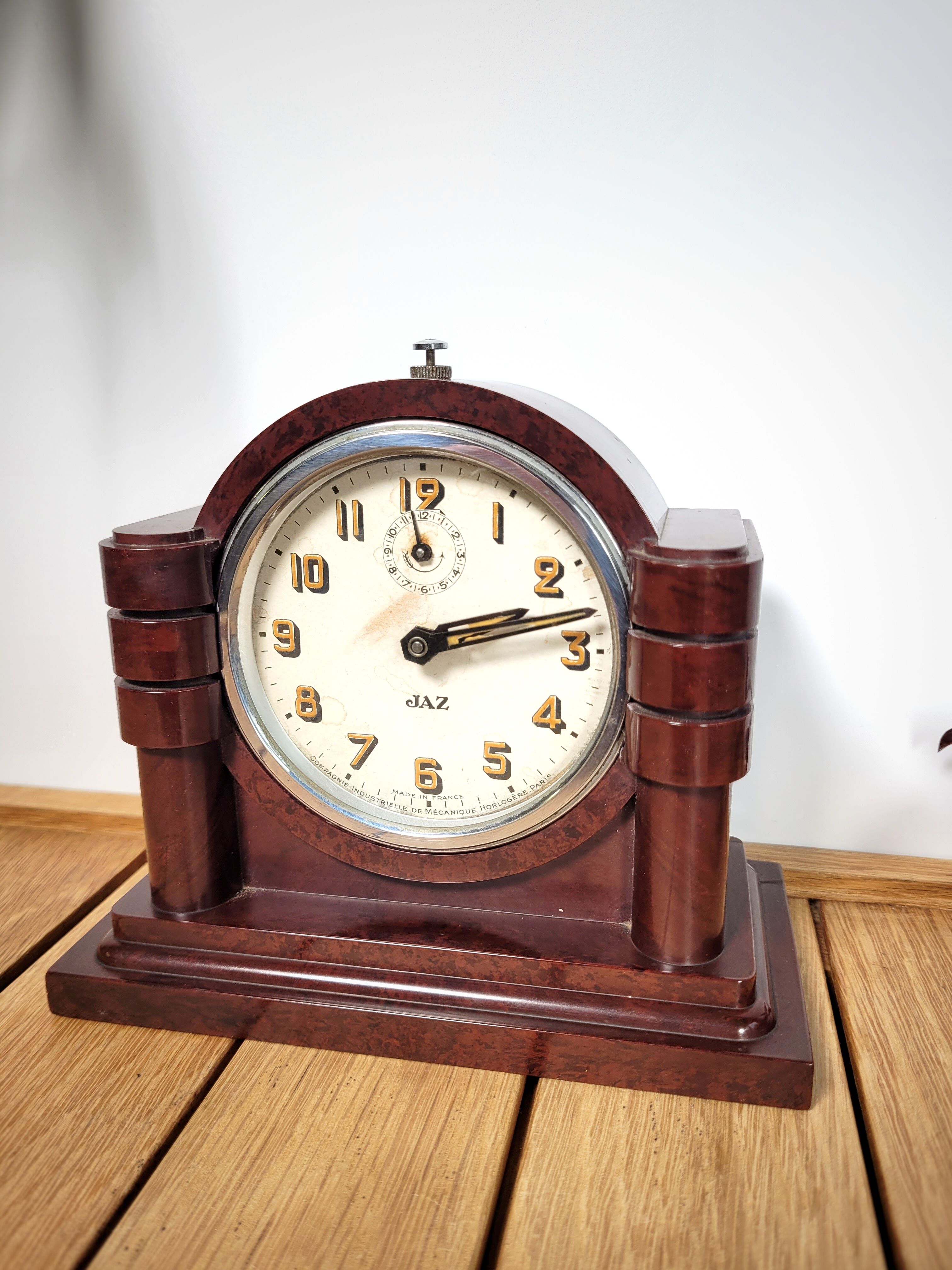 Clock awakening jazz bakelite