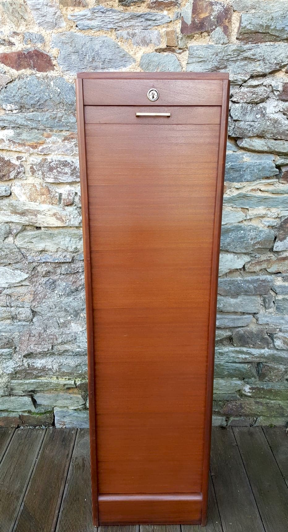 Wooden curtain binder