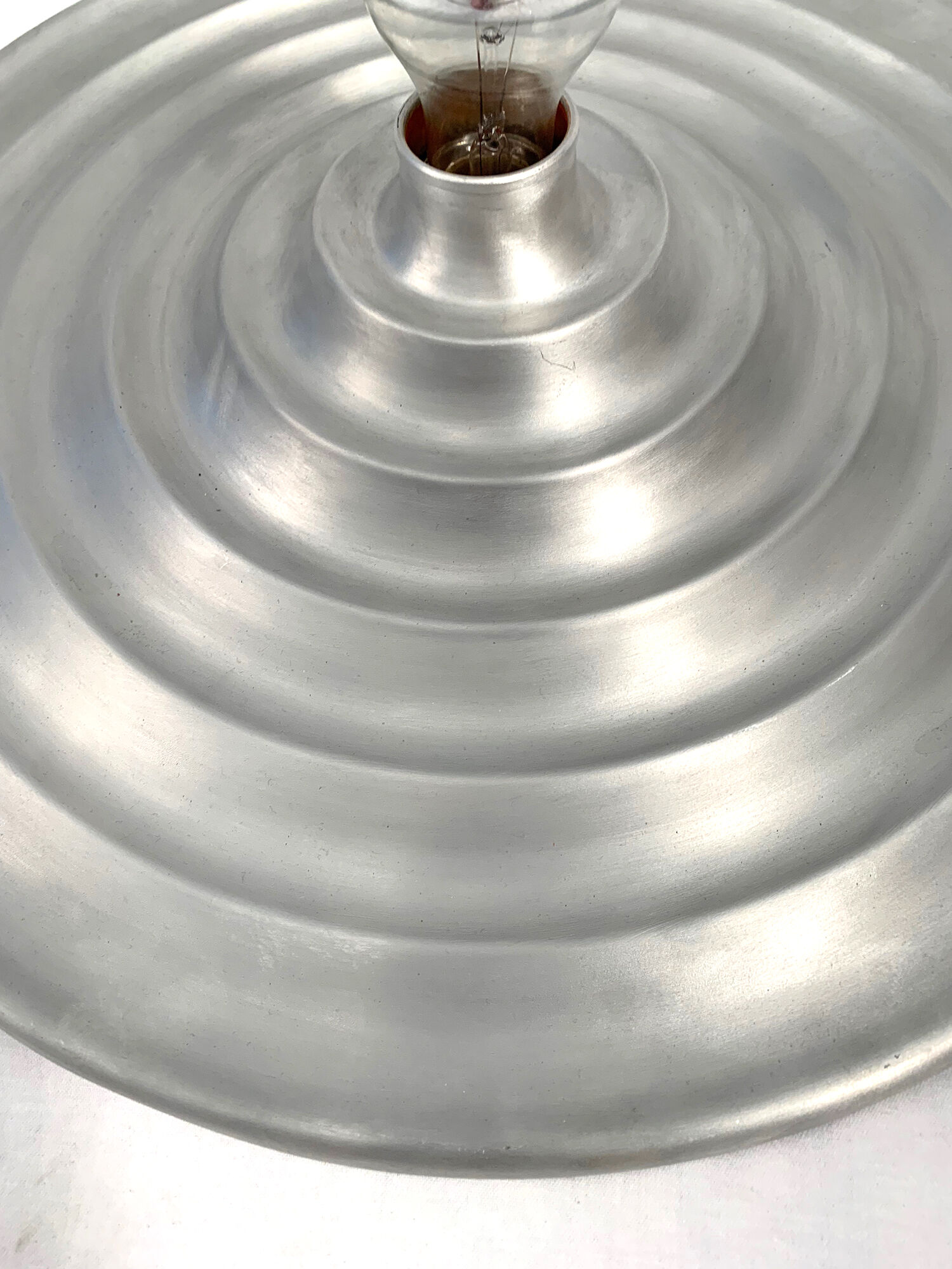 Vague-effect wall sconce