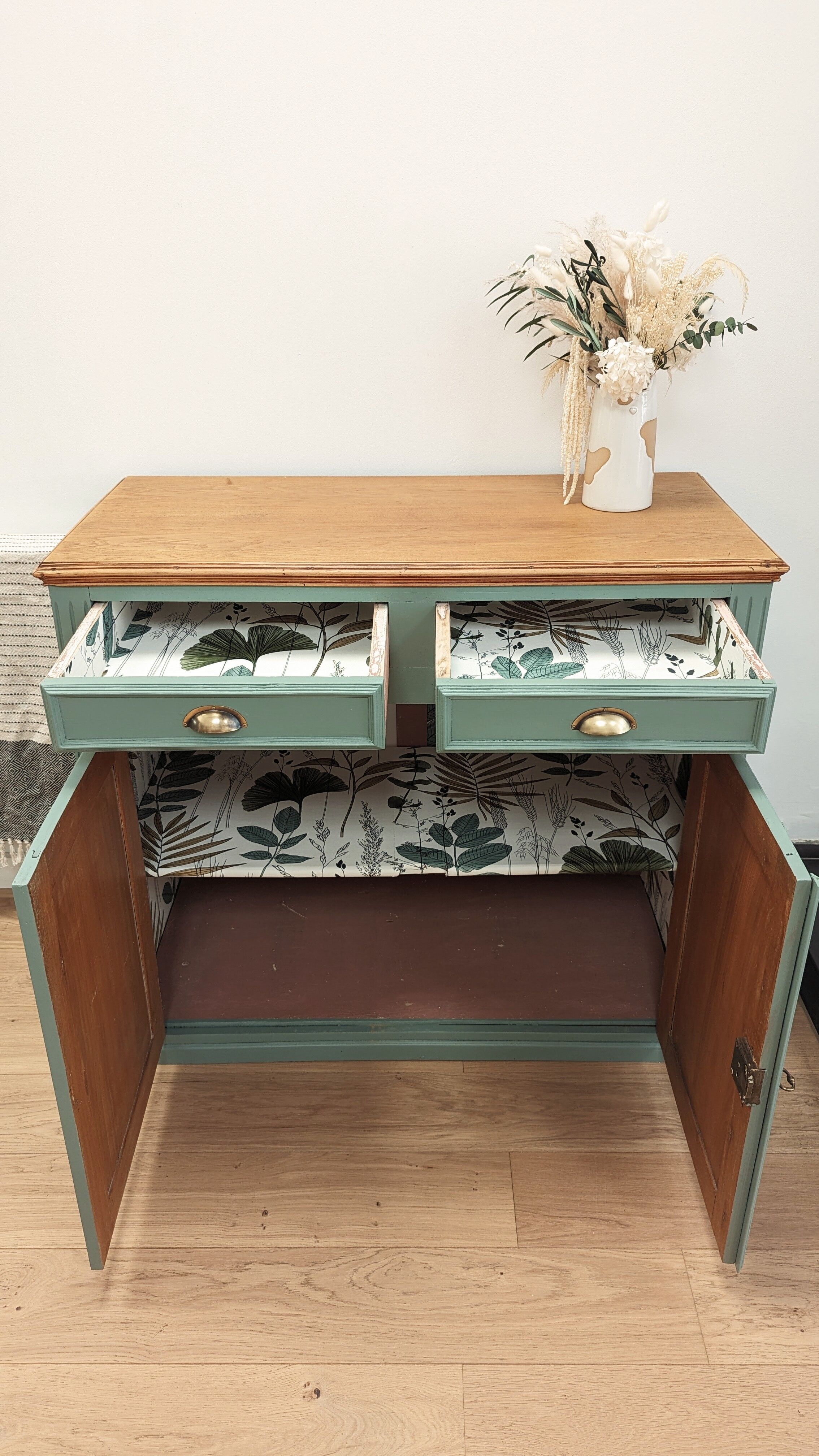 Parisian sideboard green of gray