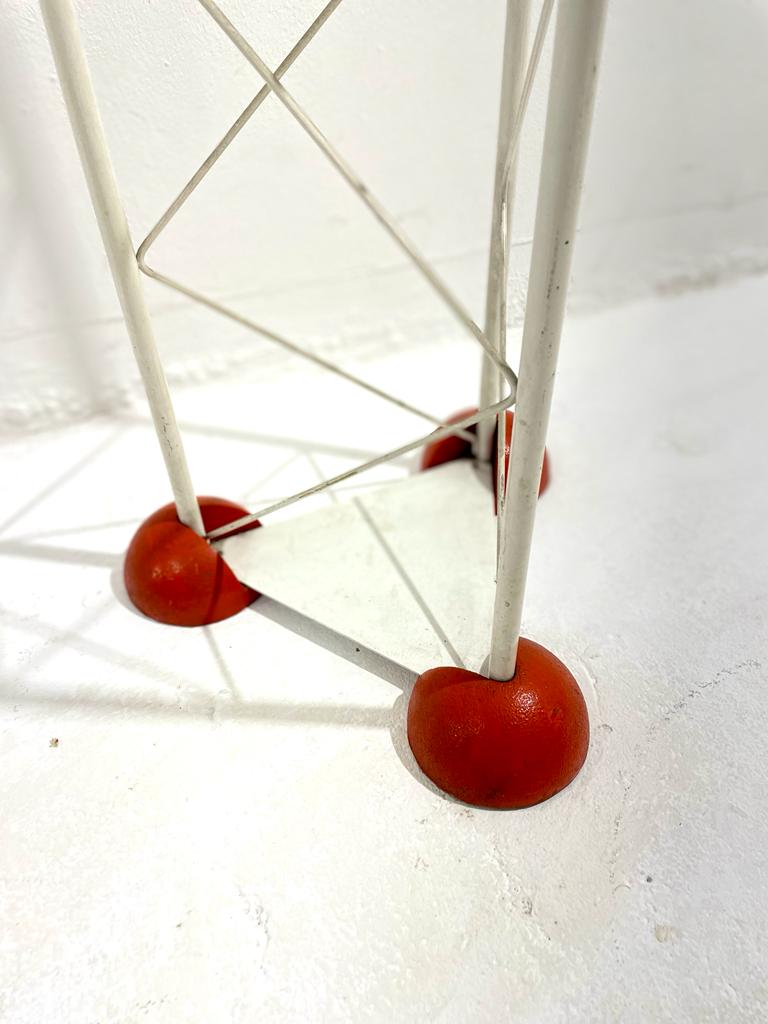Modern white and red metal coat hanger, Italy 1980s