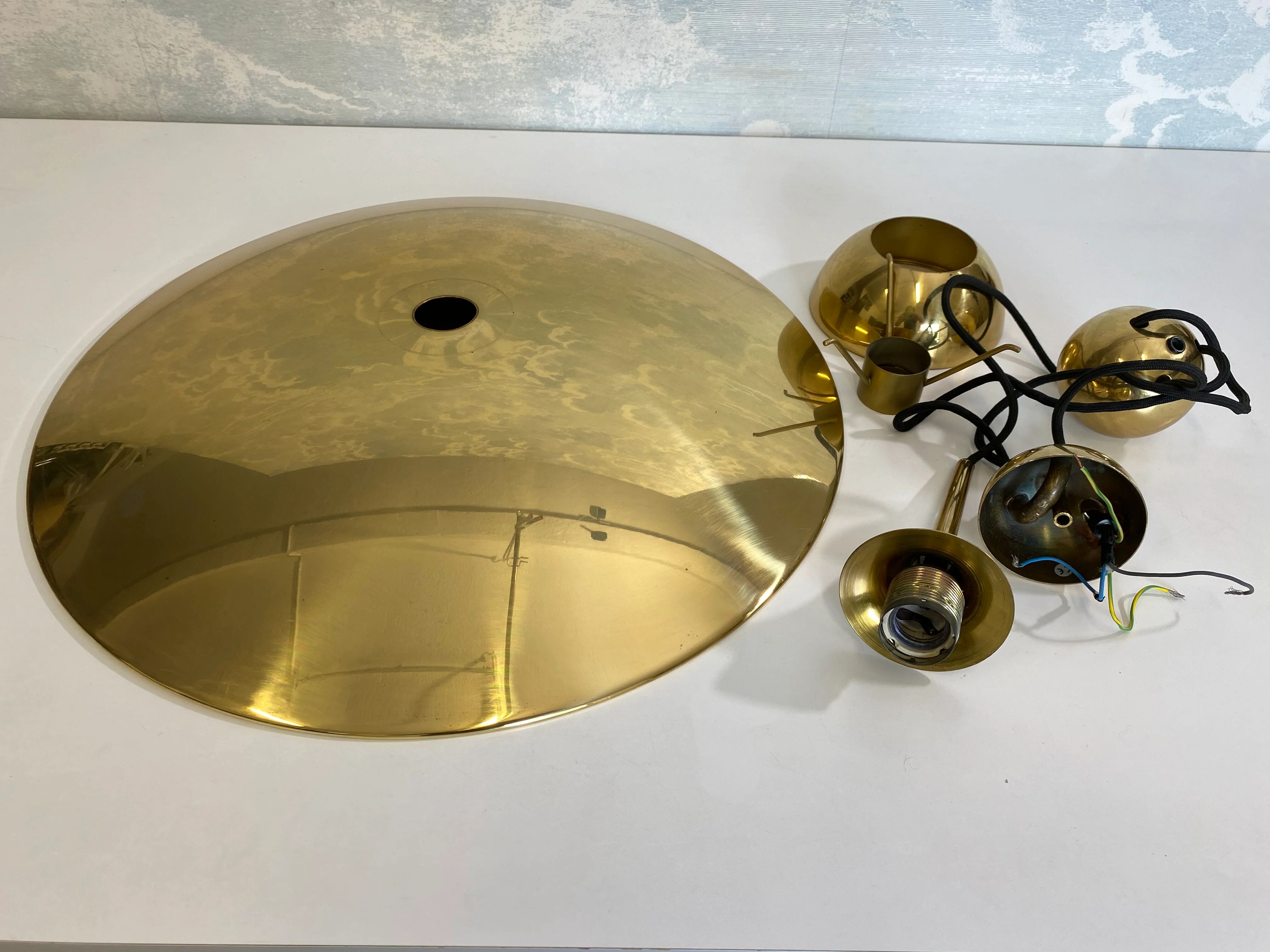 Adjustable brass pendant Onos 55 Center Pull by Florian Schulz, Germany, 1970s