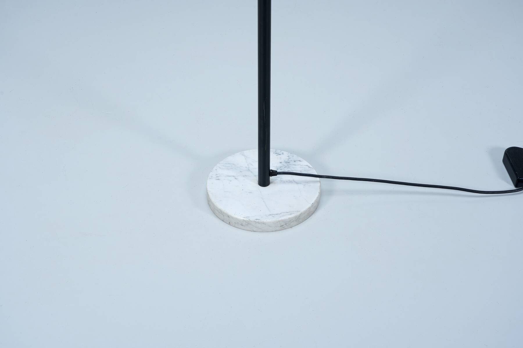 Lampadaire téléscopioque marbre et laiton circa 1980