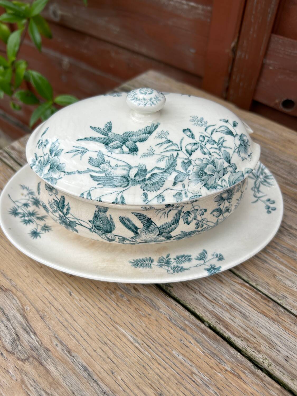 Mignon Longwy iron earth sauce boat