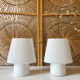 Lampe de chevet opaline blanche