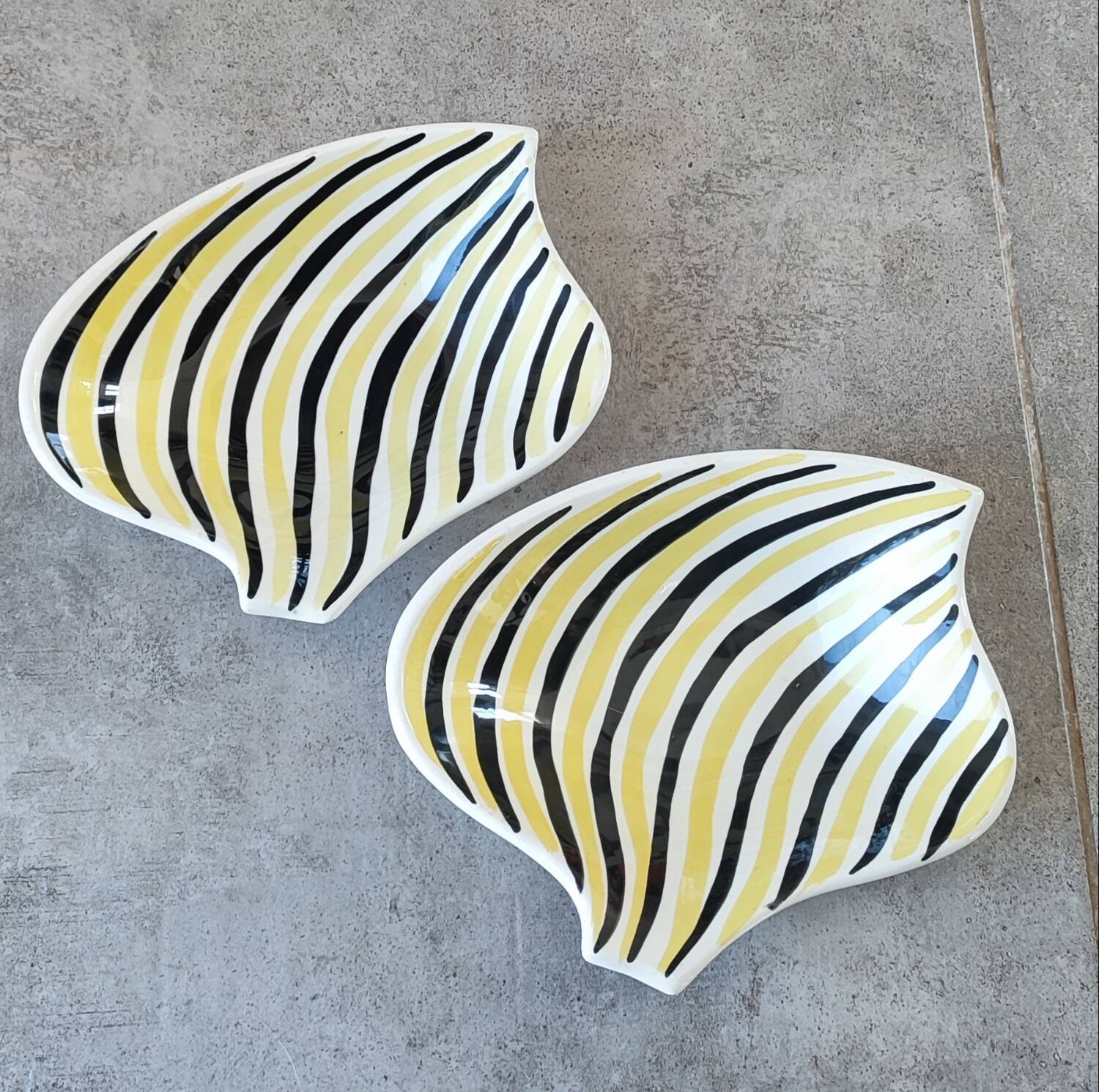 Large bowls, empty pockets by Alessio Tasca in Italian ceramic 60-70