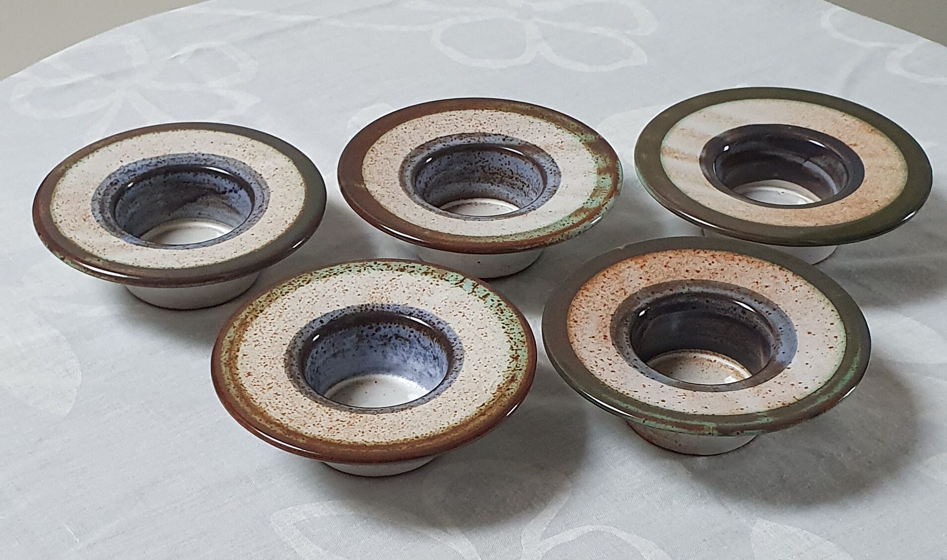 Soucoupes et tasses à Café
