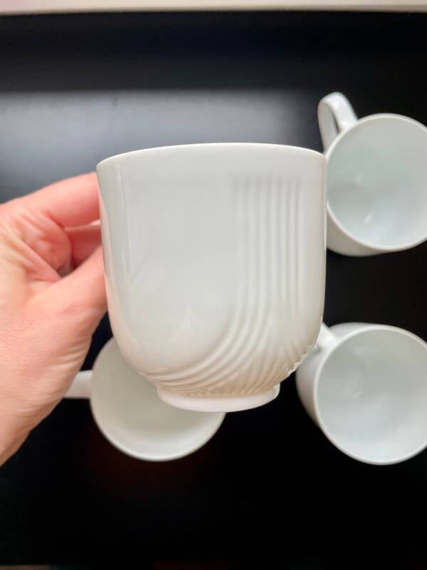 4 Kaiser fine porcelain cups