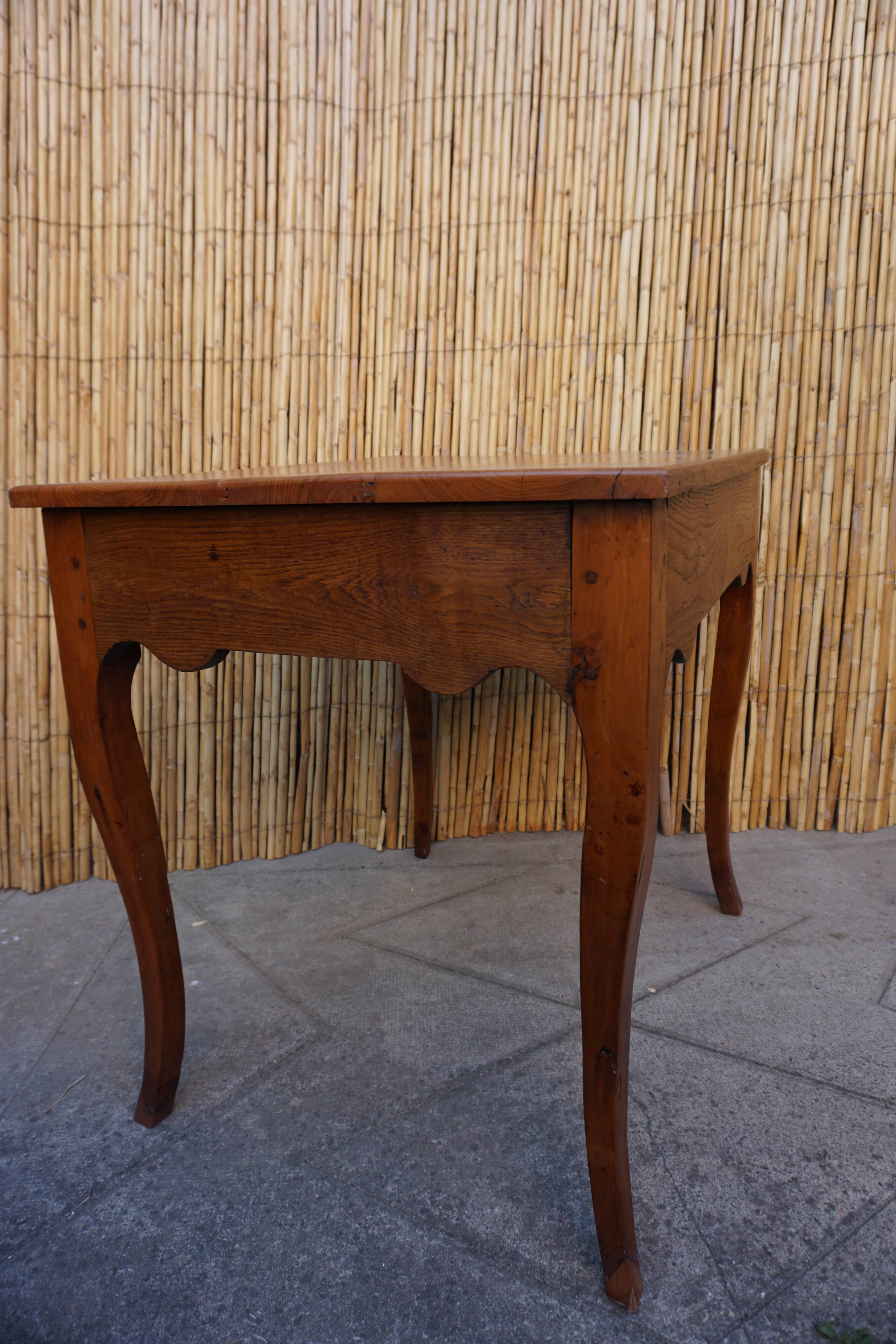 Table de taverne ou d'auberge du 18° siècle