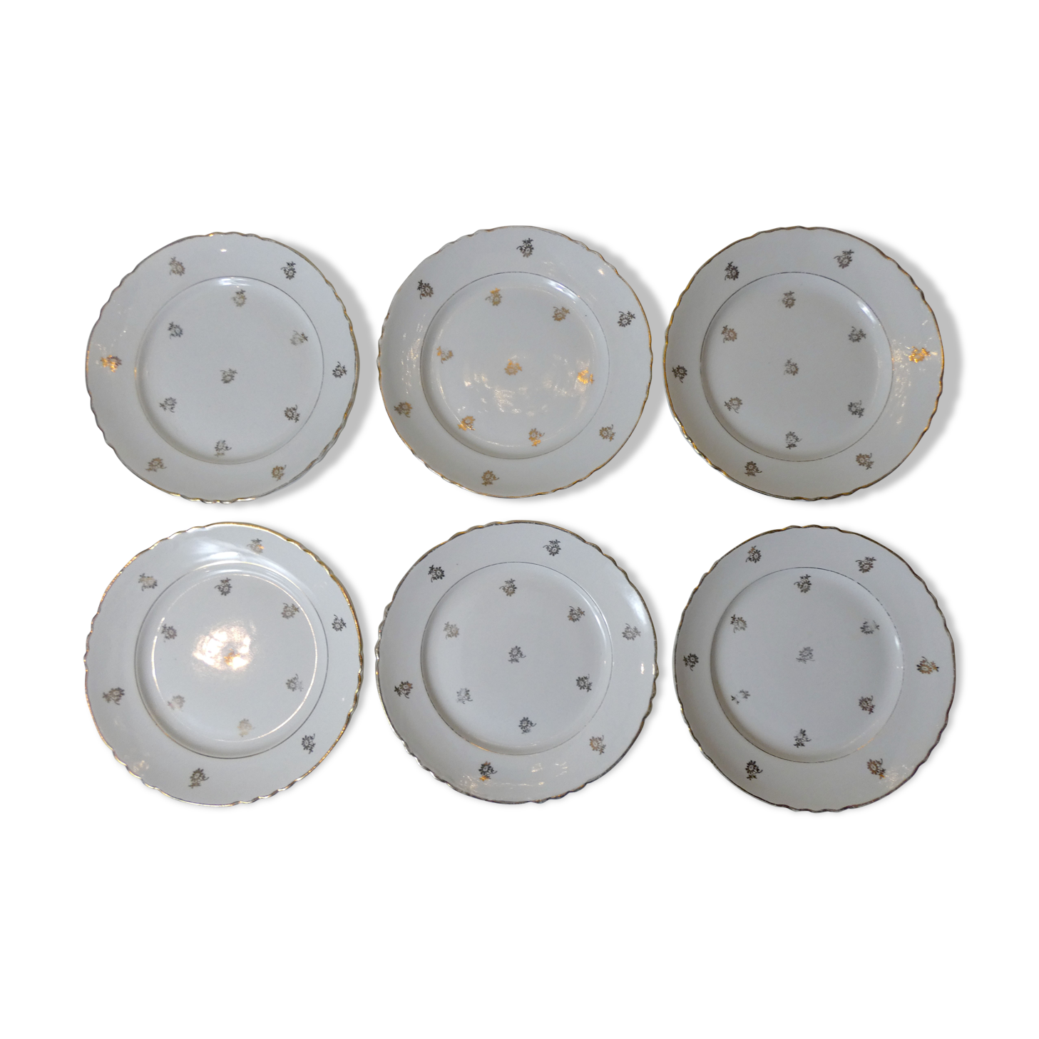 6 flat plates Moulin des Loups faience flowers vintage gold