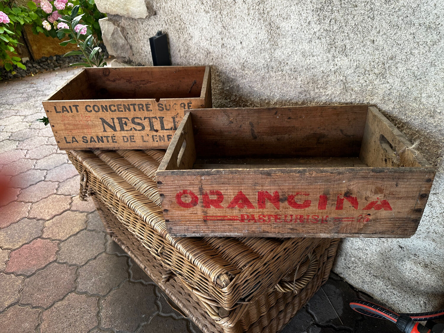 Caisses en bois orangina et nestlé