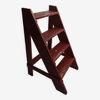 Painter's stepladder with 4 steps