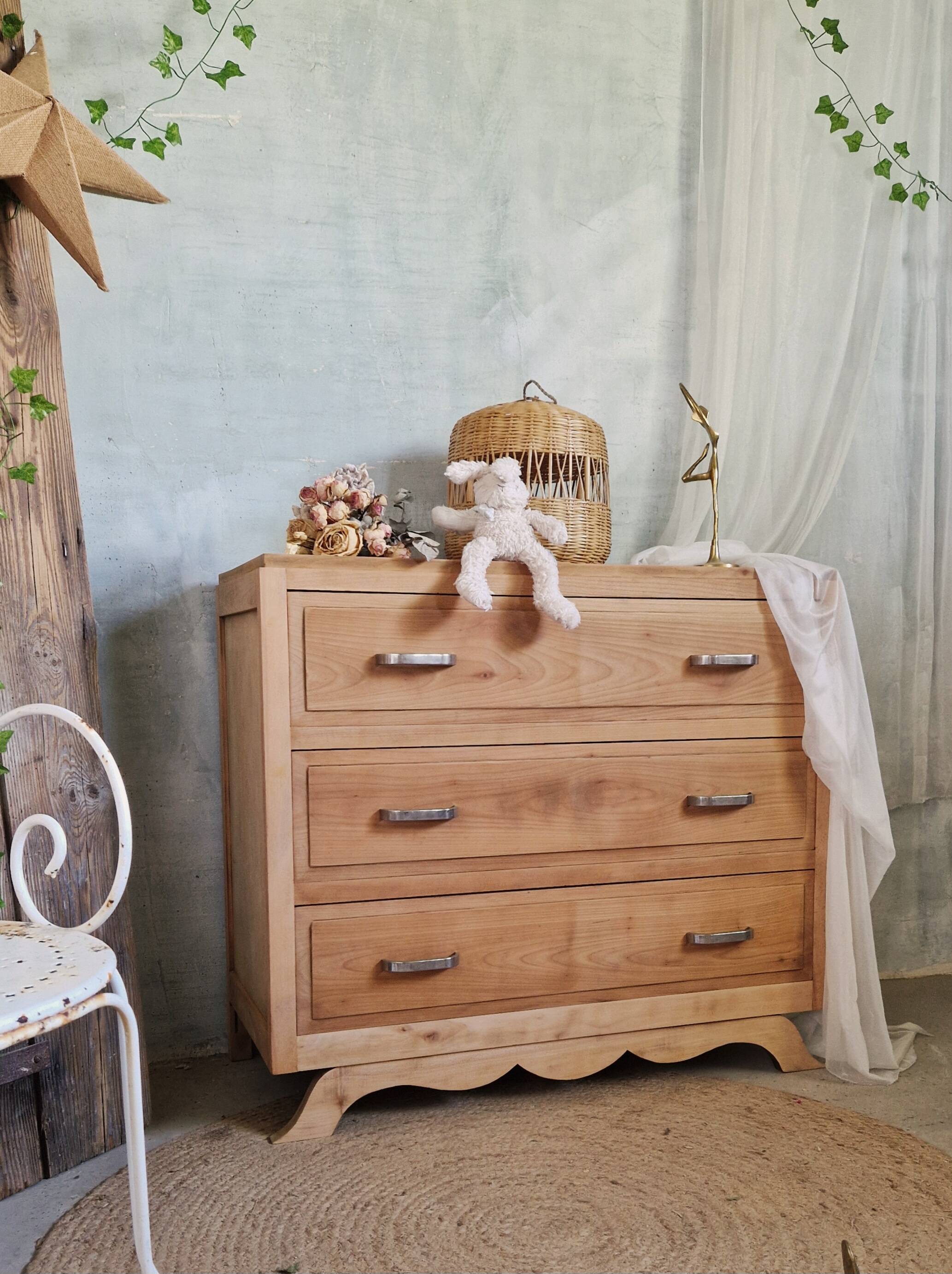 Pretty old chest of drawers