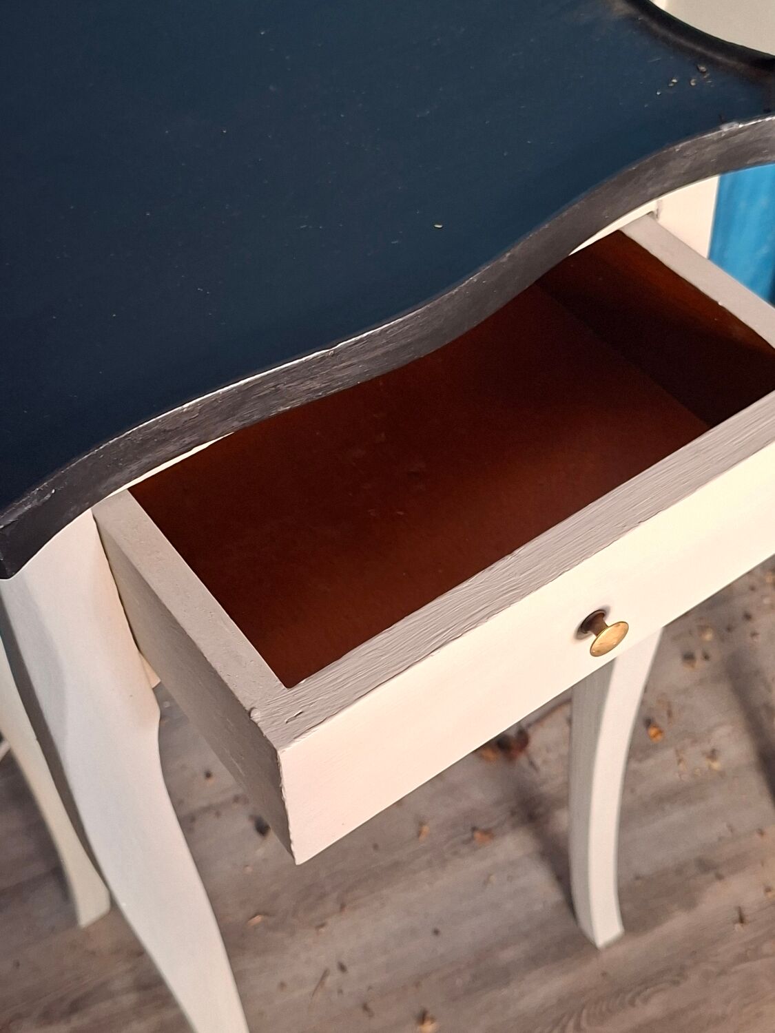 Pair of bedside tables 6