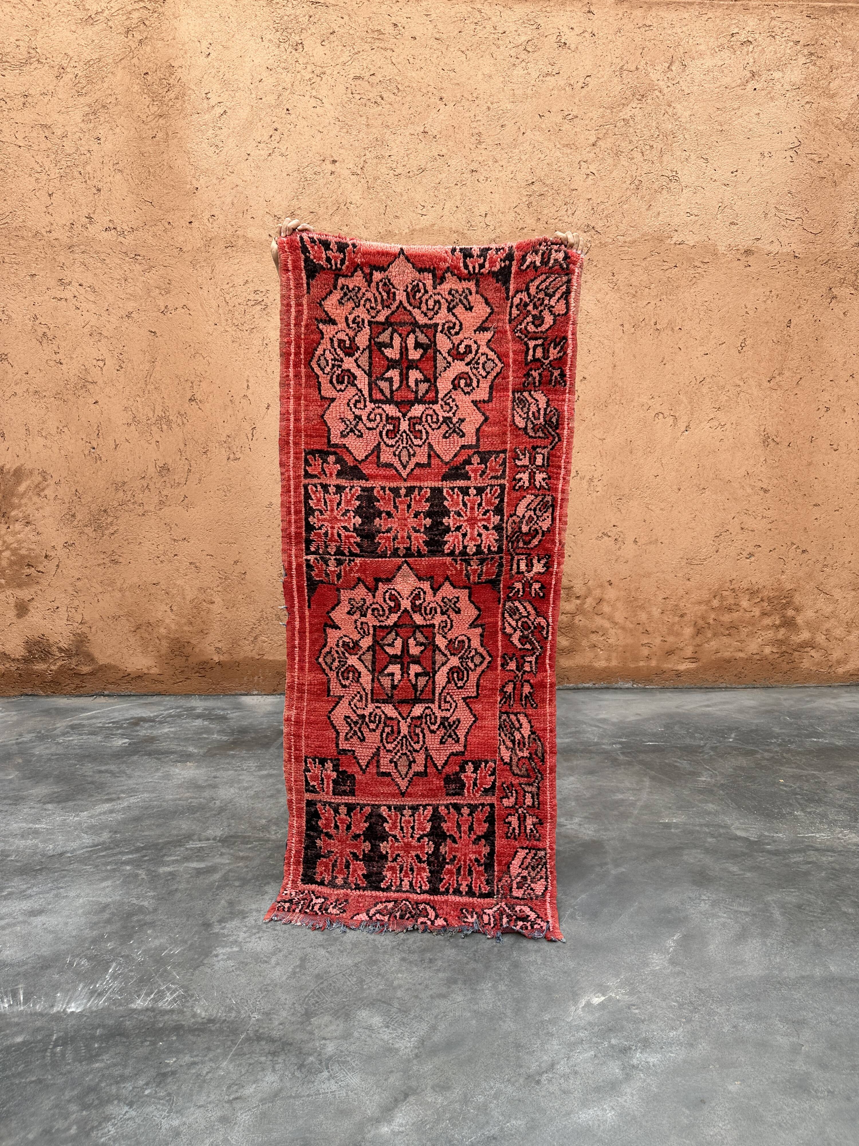 Moroccan carpet boujad red - 85 x 200 cm