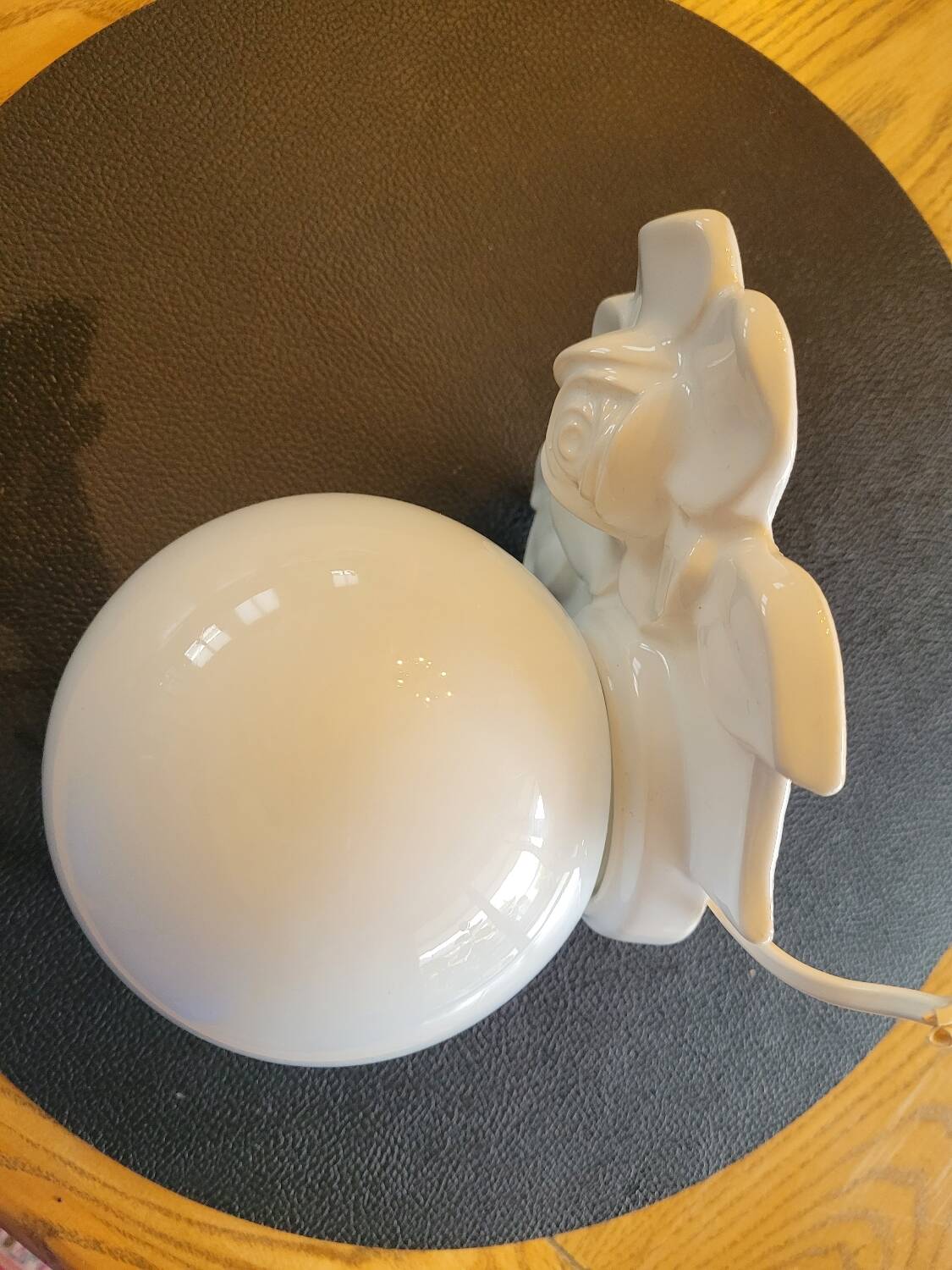 Porcelain wall light - opaline globe