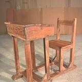 Ancien pupitre-chaise d'écolier en teck birman
