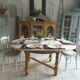 Round table with 1 extension oak base tray and patinated extension pearl gray.