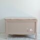 Coffre à jouets en bois beige rosé