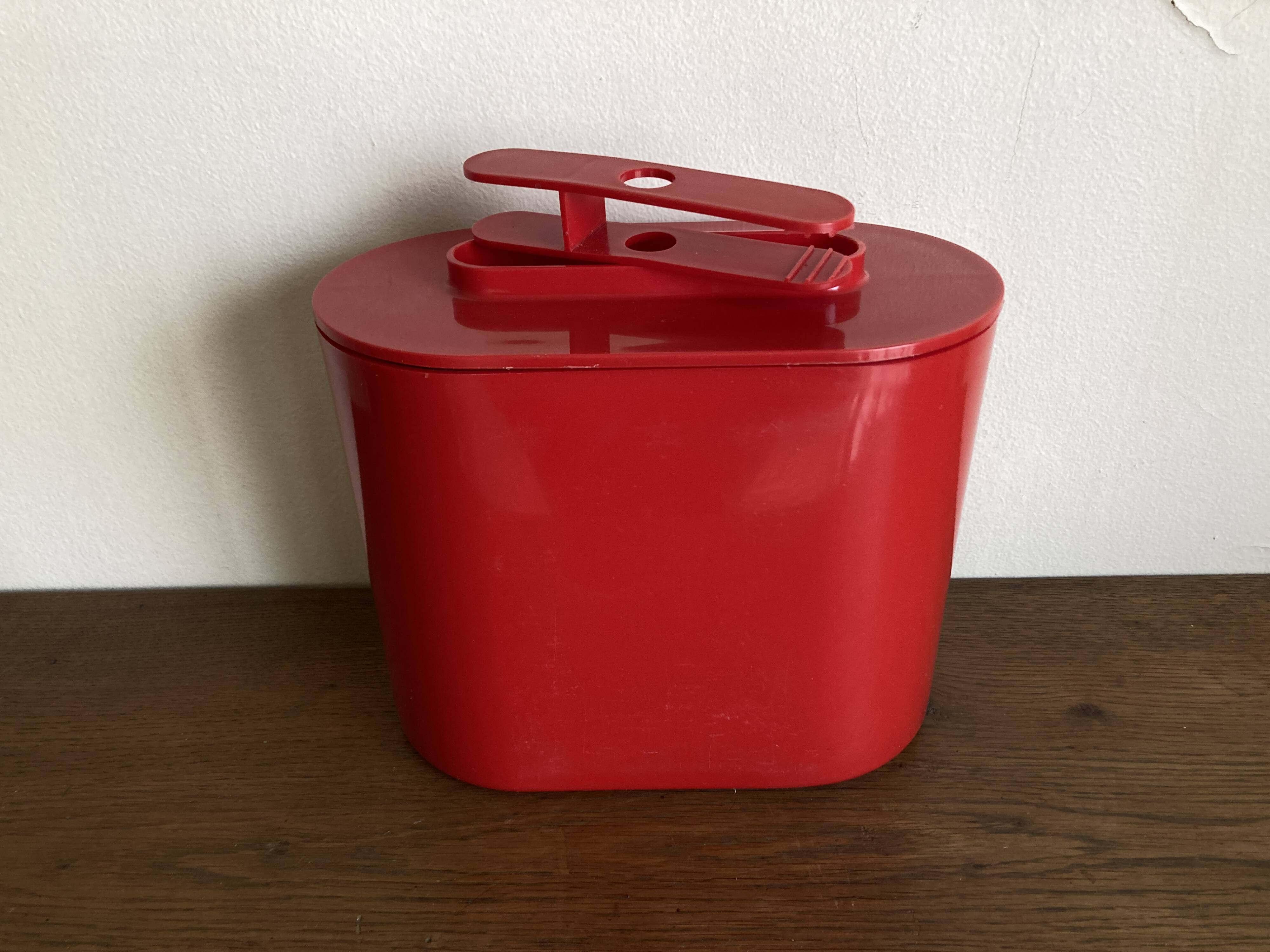 Giotto Stoppino ice bucket 1972 Kartell Italian design