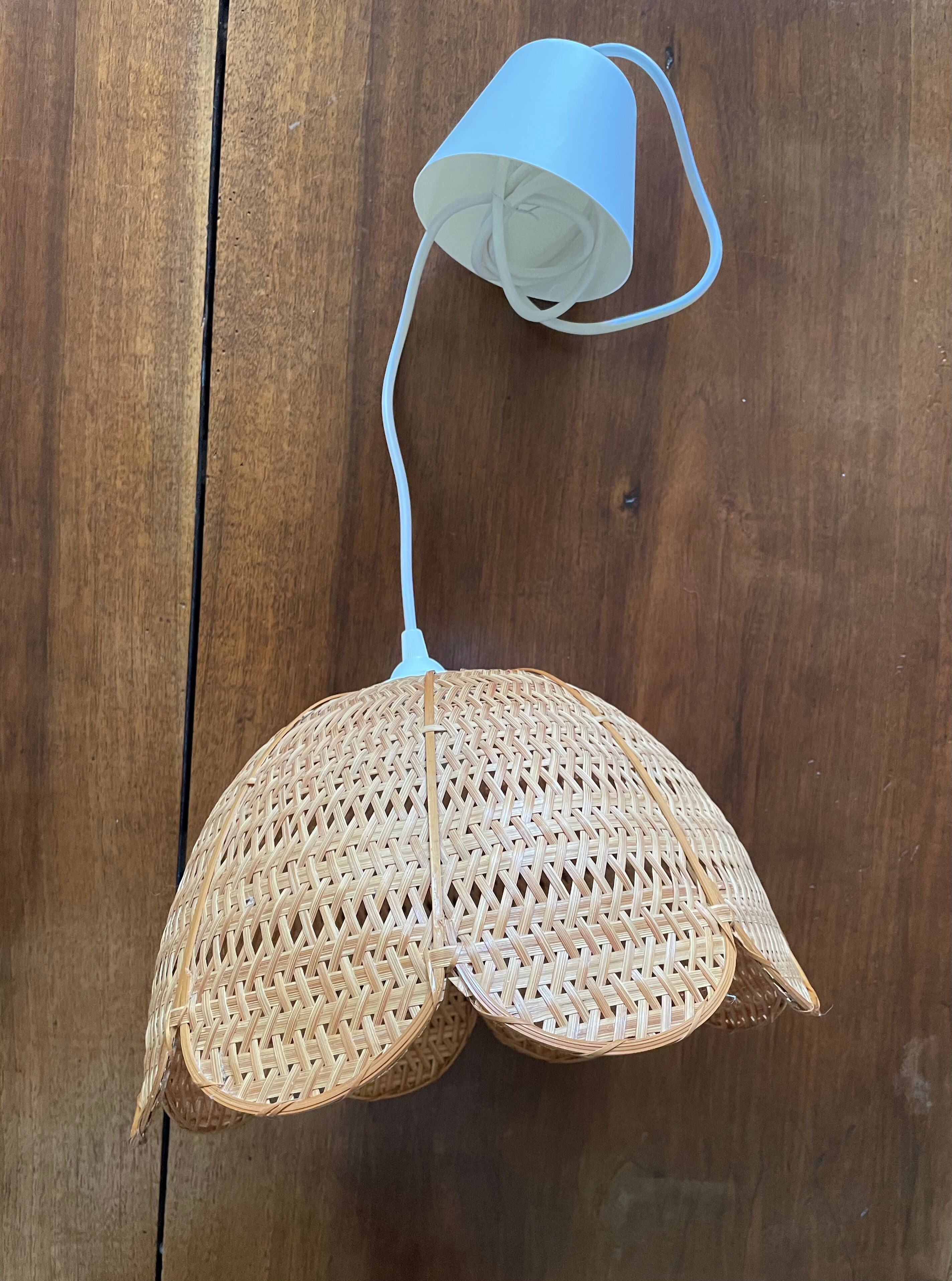 Hanging lamp wicker flower