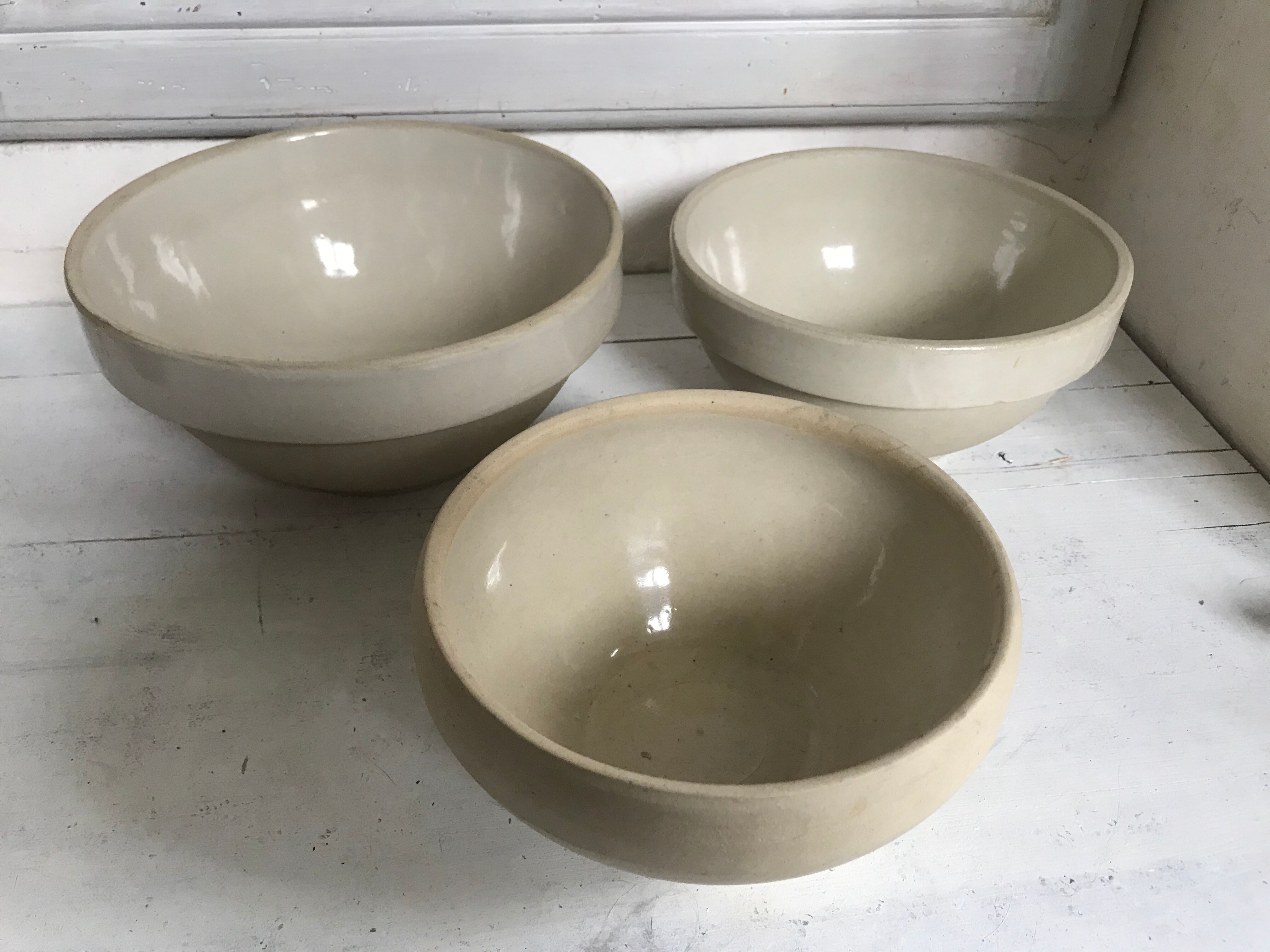Set de trois bols en grès vernissé