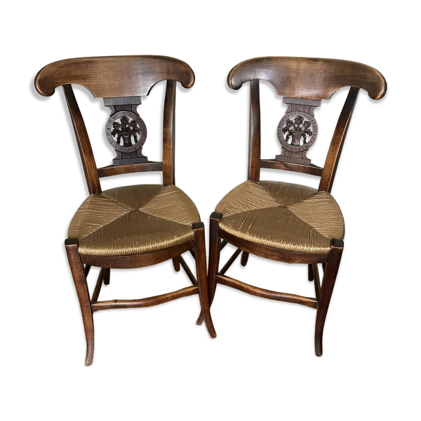 Paire de chaises Directoire en noyer, France circa 1810-1830
