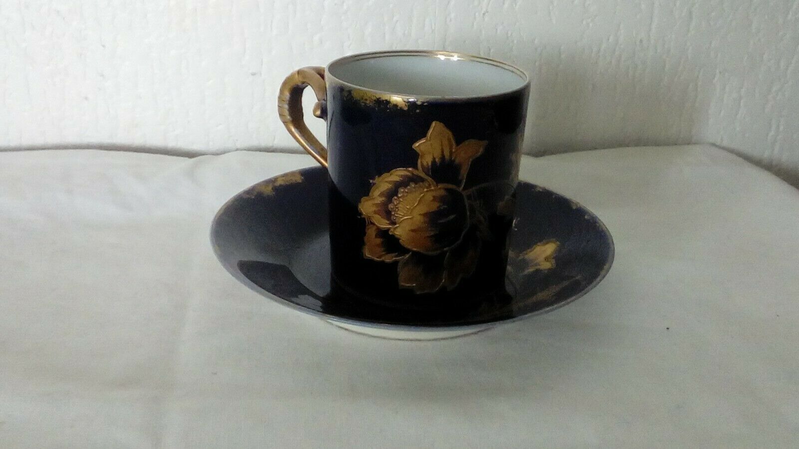 Blue haviland porcelain cup of gold dores with fine gold c.f.h g.d.m