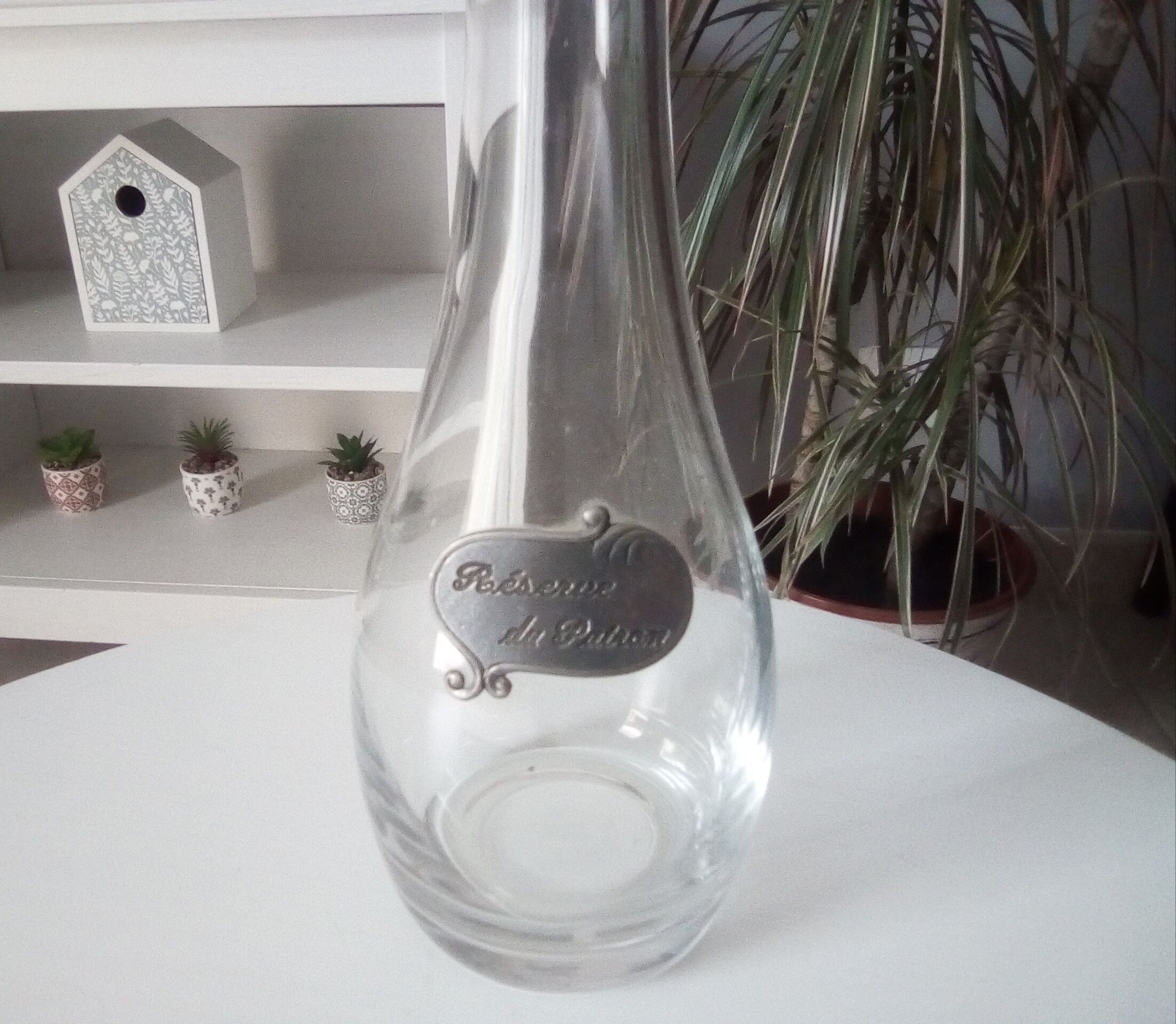 Vintage decanter to decant with thermometer cap