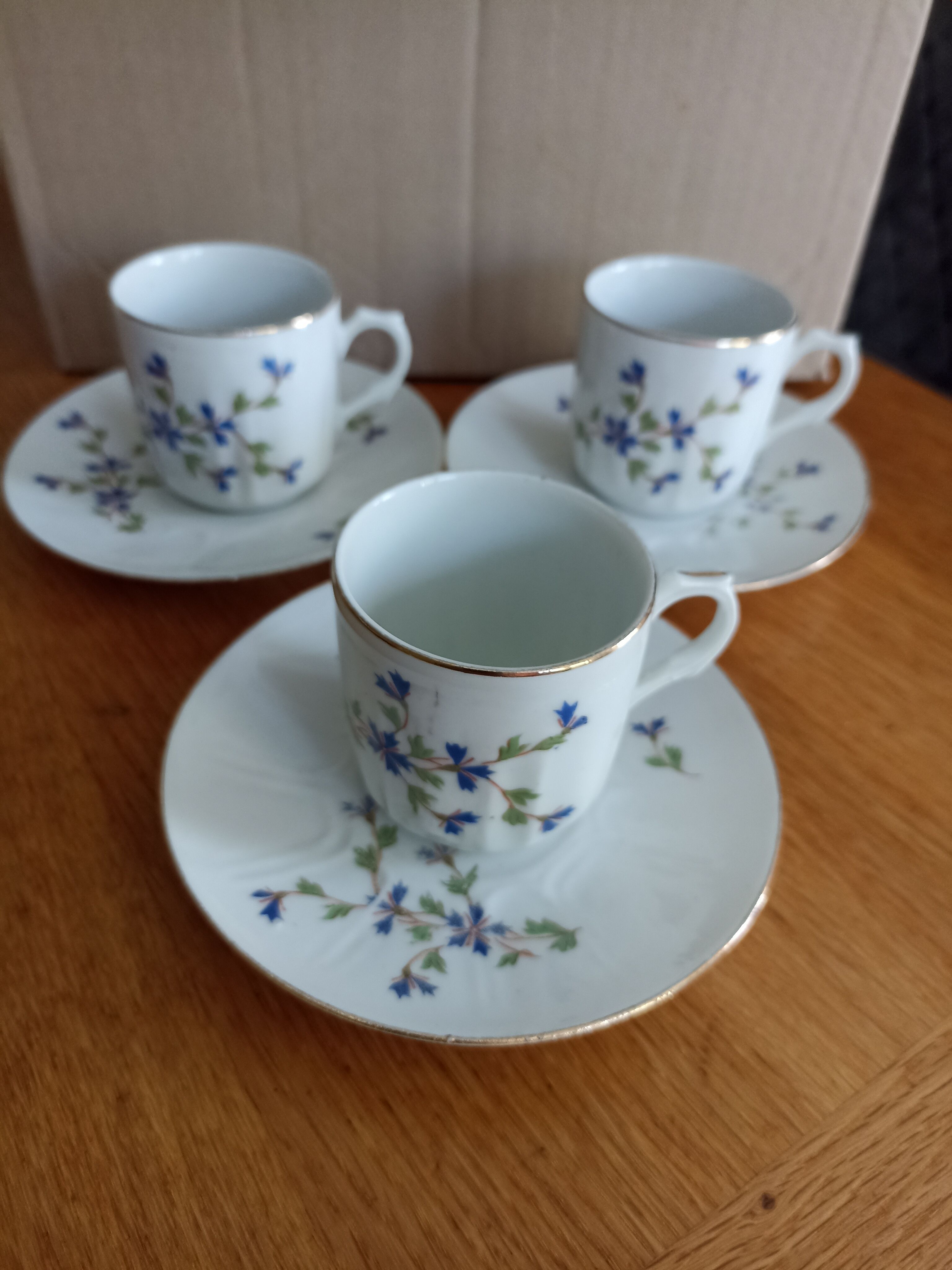 Trio cups and saucers