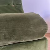 Chauffeuse basse vintage en velours vert