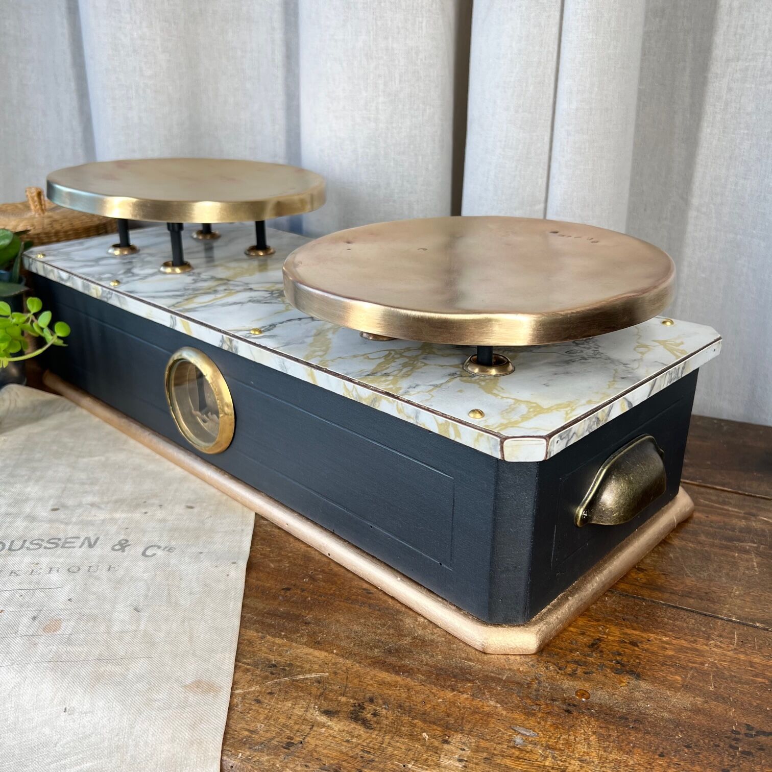 Old grocer's scale restored