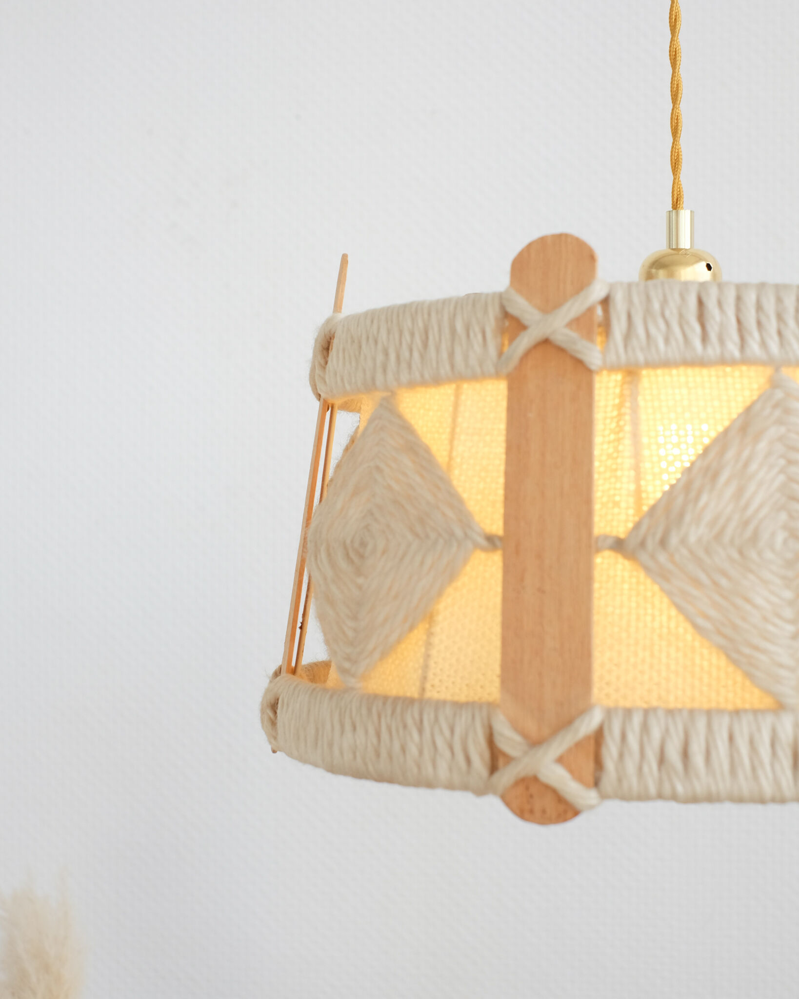 Vintage pendant lamp in wood and wool
