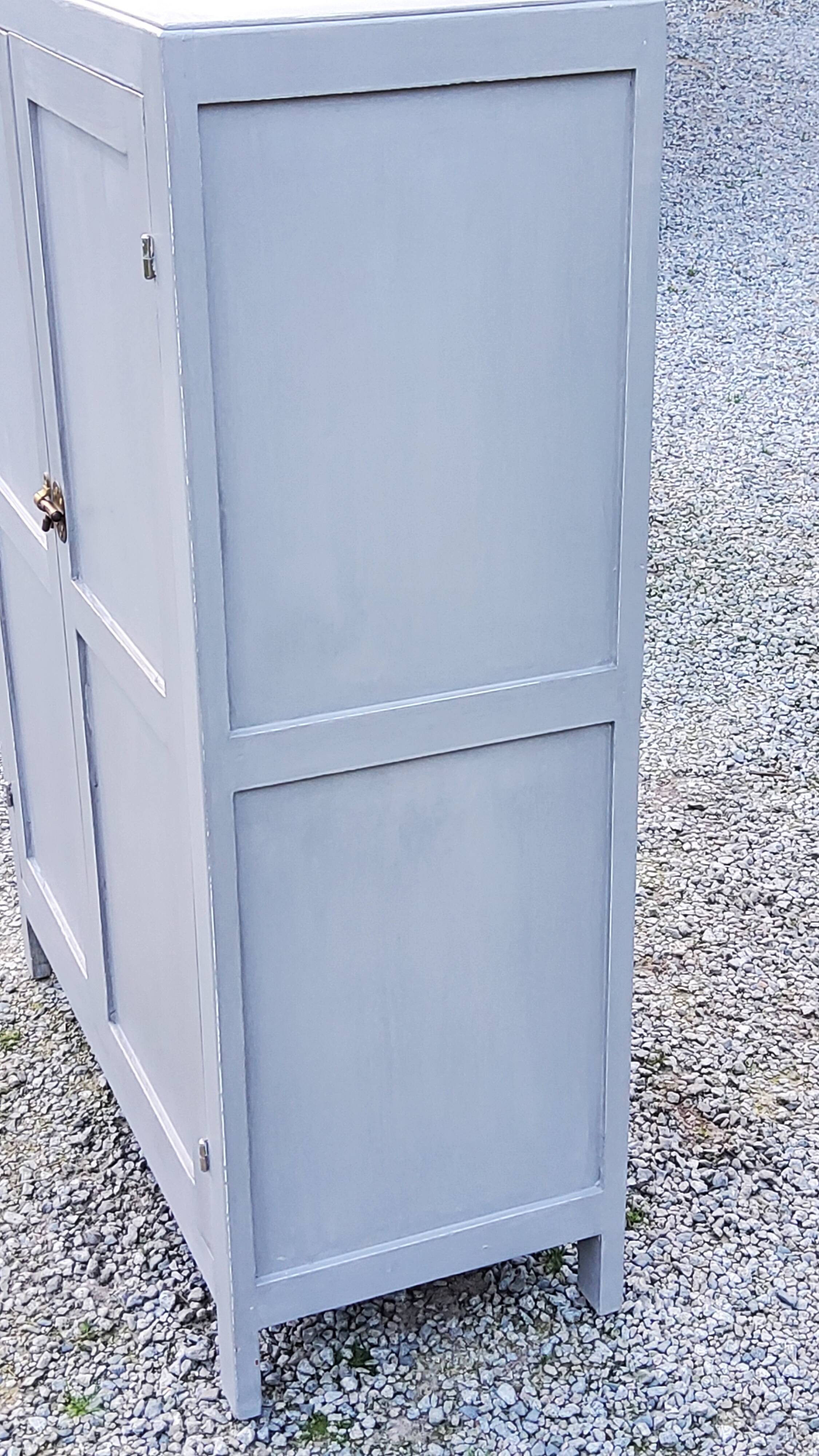 Parisian sideboard at support height from the 30s-50s with gray patina