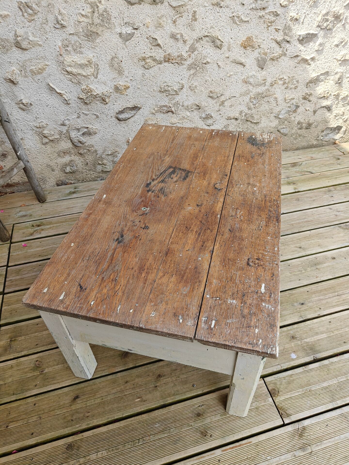 Distressed drawer coffee table, country farmhouse.