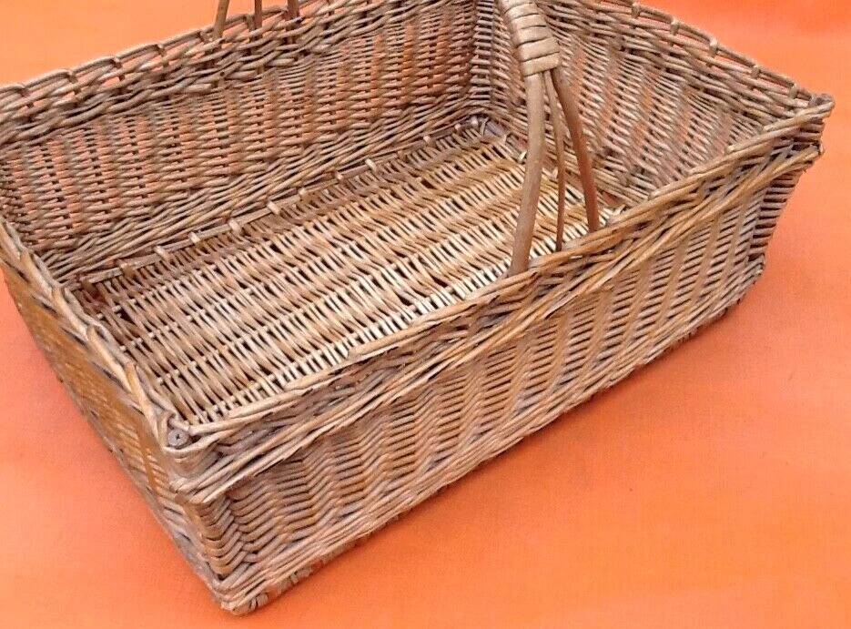 Wicker woven centerpiece basket