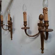 Paire d'appliques en bronze style Louis XVI