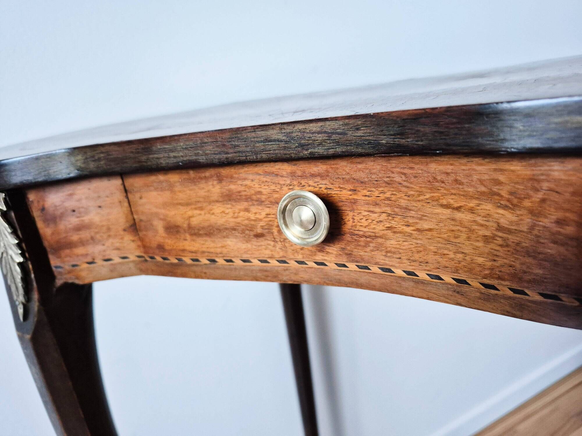 Louis XV kidney-shaped side table, bedside table, guéridon