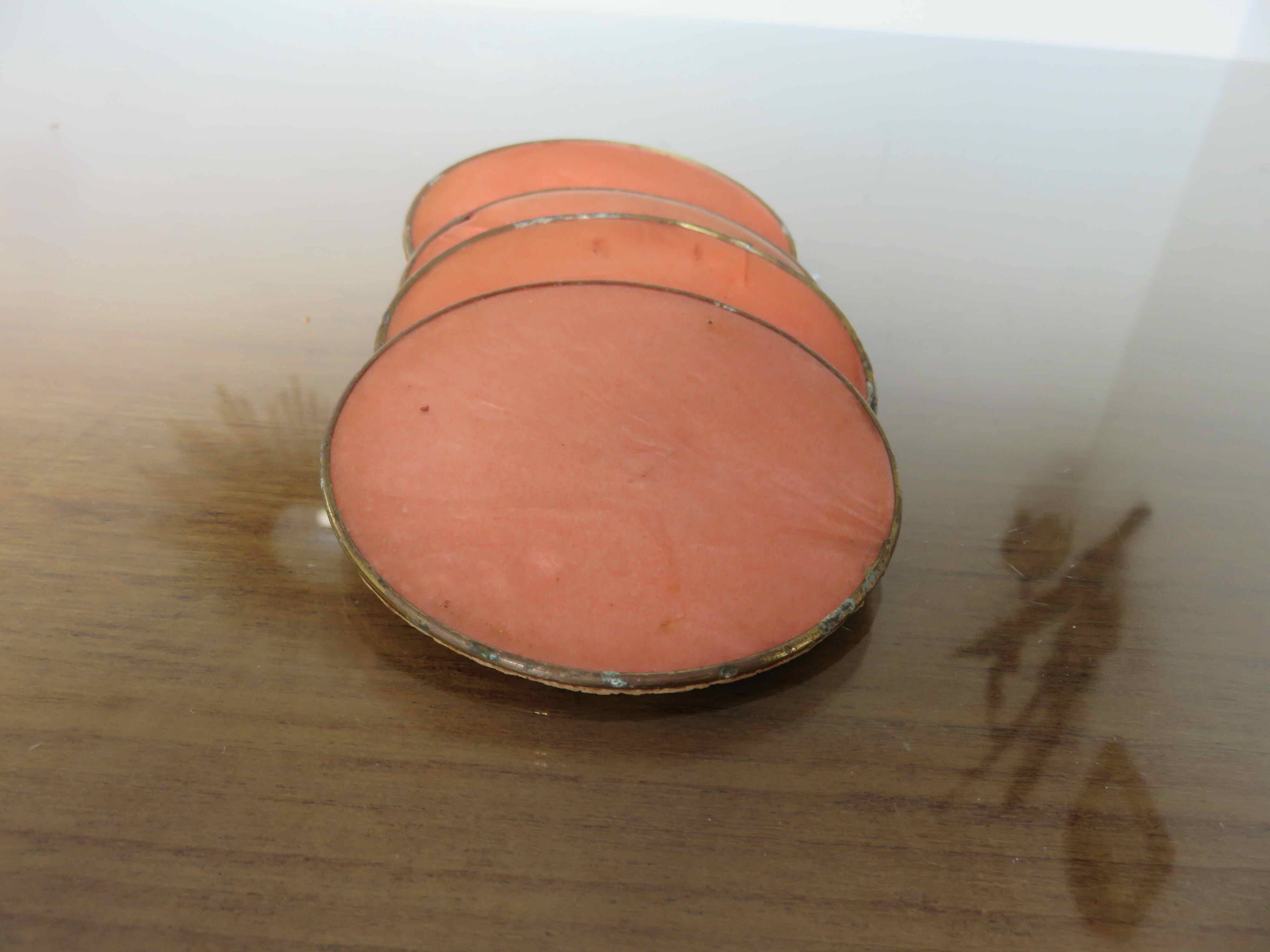 Set of 4 coasters in salmon pink mother-of-pearl