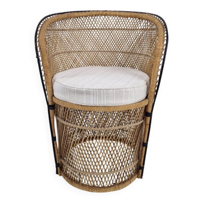 Chaise en rotin style boho chic avec coussin d'extérieur sur mesure des années 1970