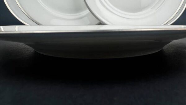 Raynaud, Fontainebleau Platine, suite de 6 assiettes à aile 22 cm