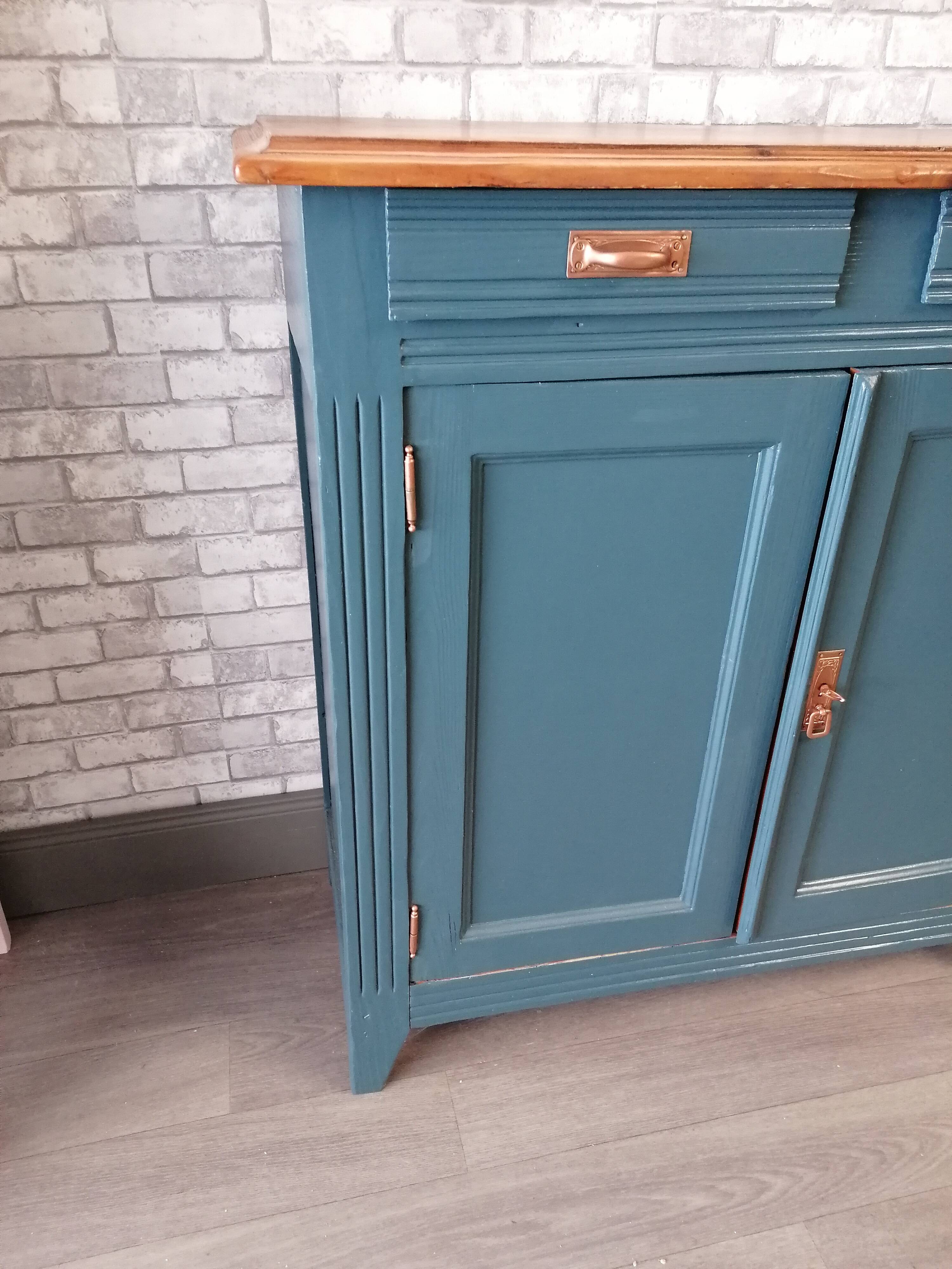 “Estelle” sideboard