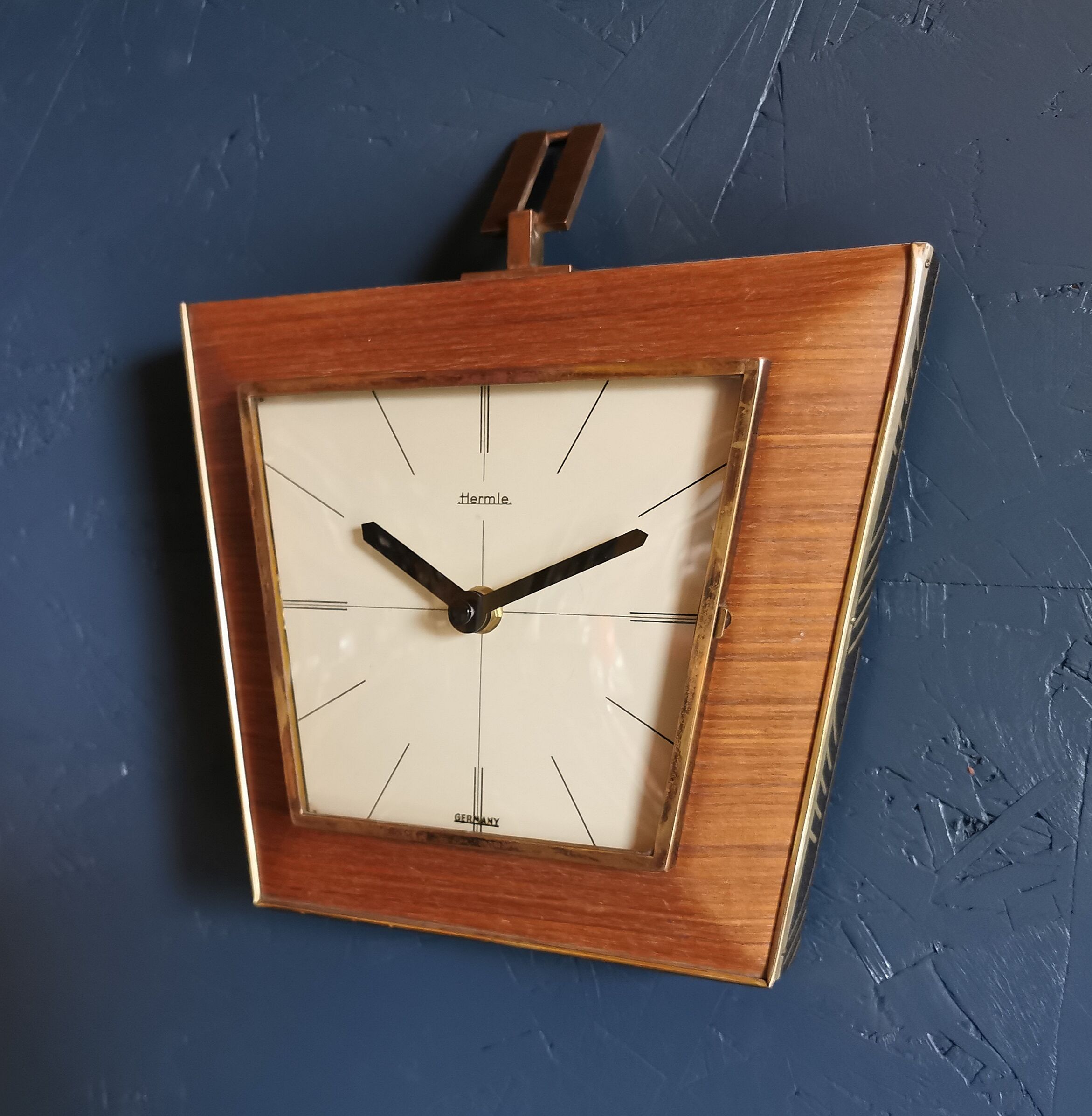 Vintage formica clock silent wall clock trapeze "Hermle gilded black wood"