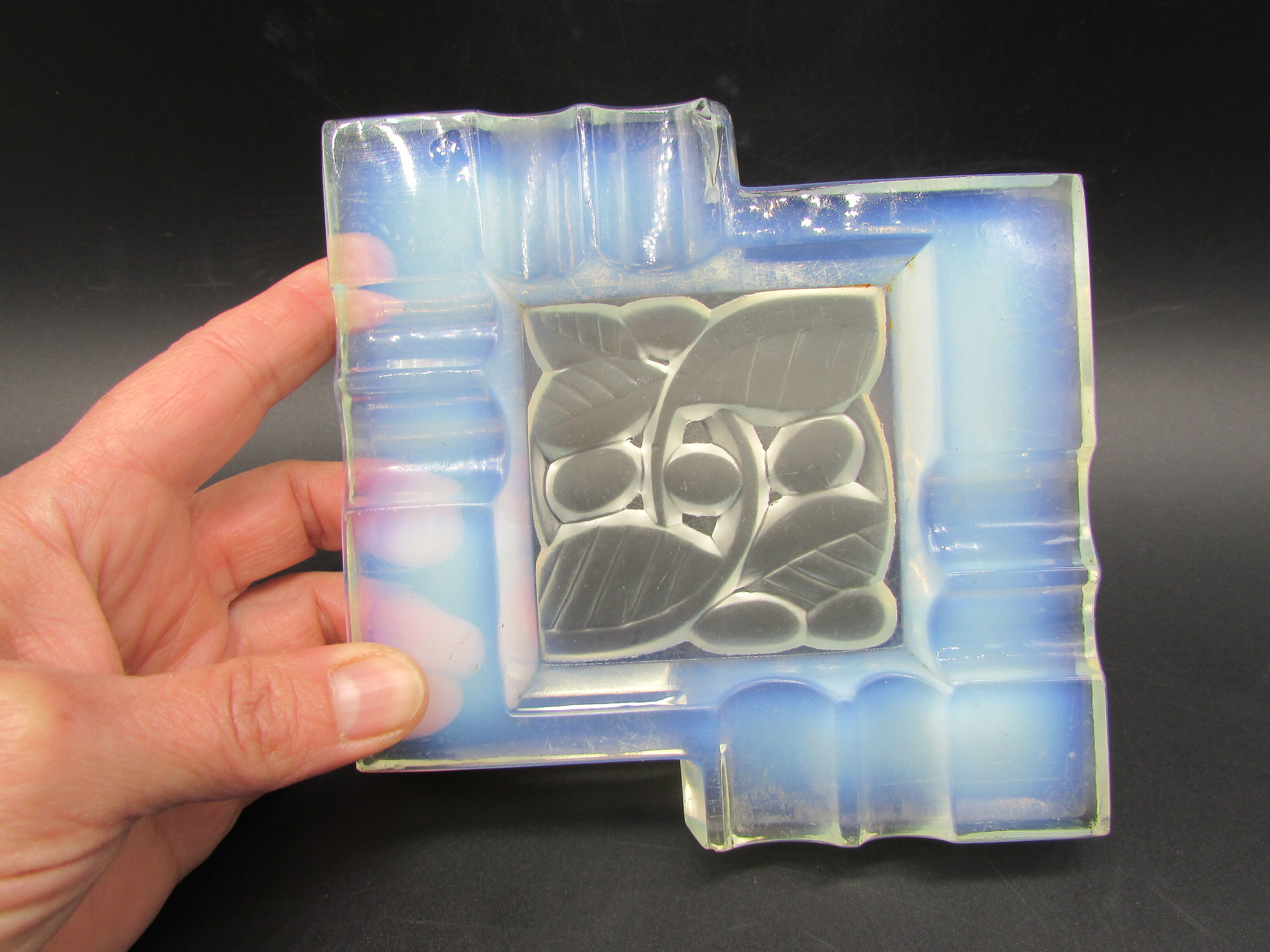 Art-deco opalescent glass ashtray A. Hunebelle