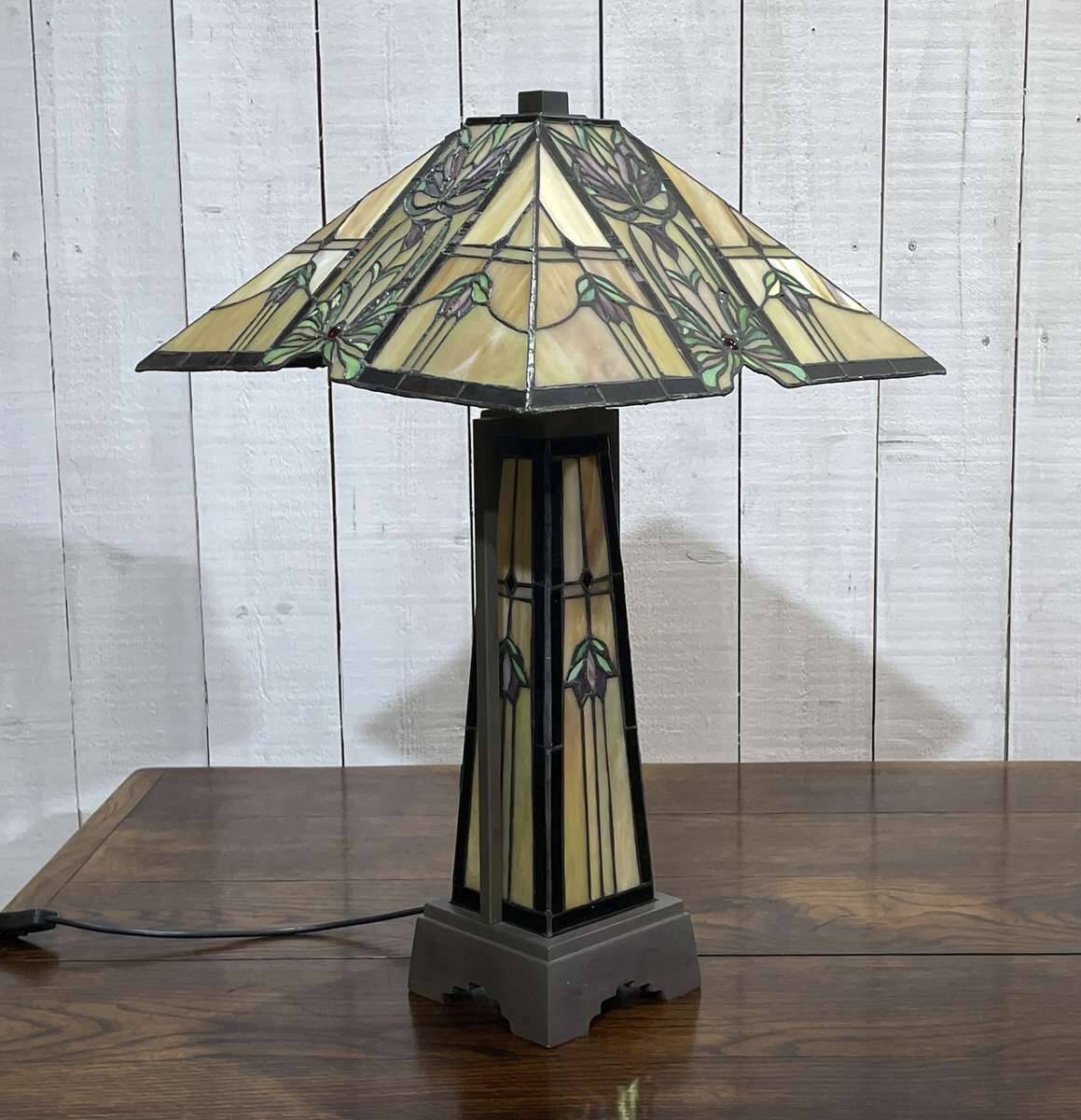 Modern Tiffany style lamp with Art Deco decor