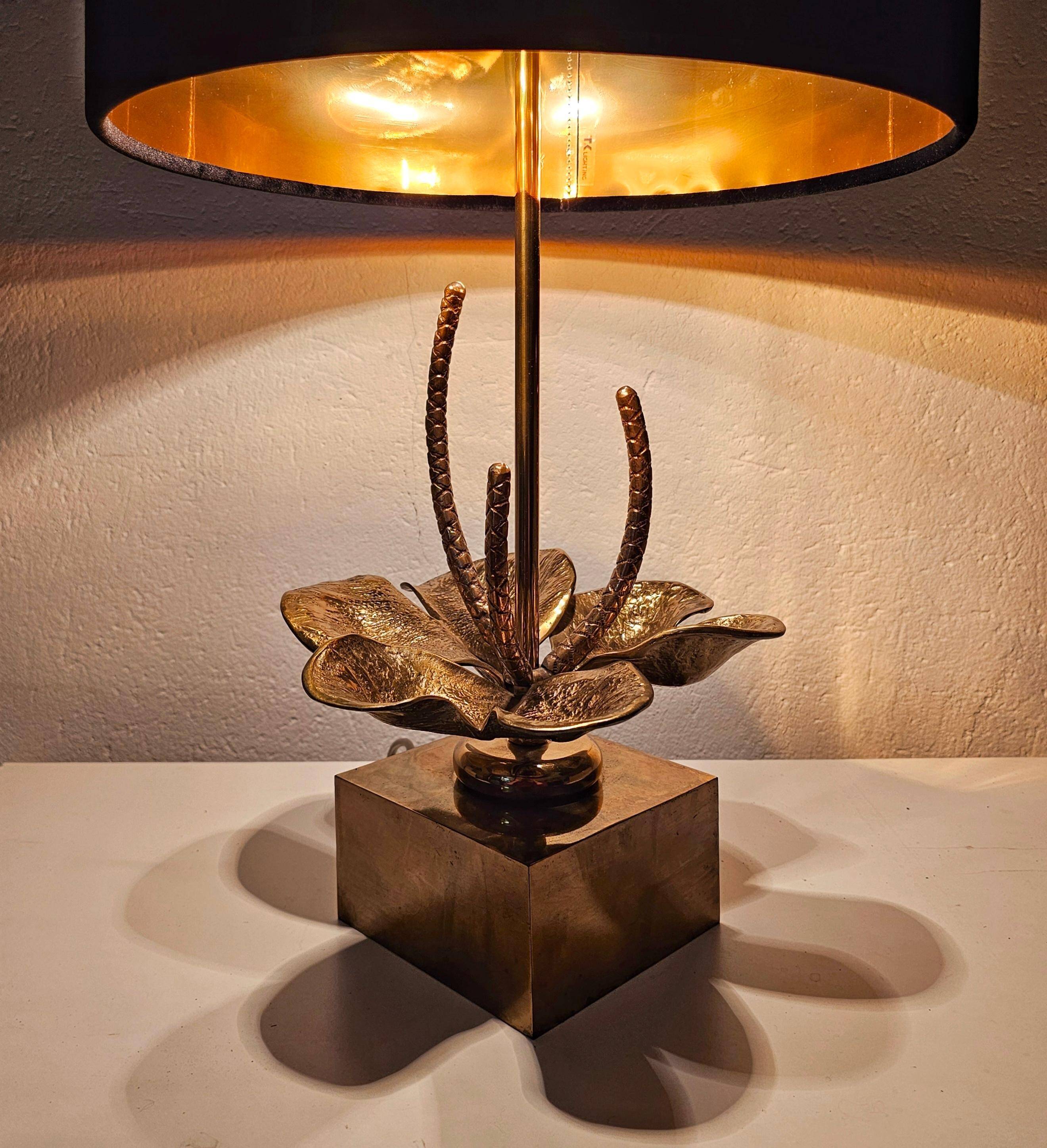 Nenuphar table lamp in bronze and brass by Maison Charles, 1960s.
