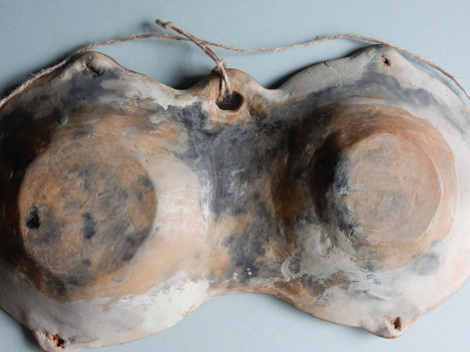 Berber dish ideqqi, artisanal pottery of Kabylia in terracotta