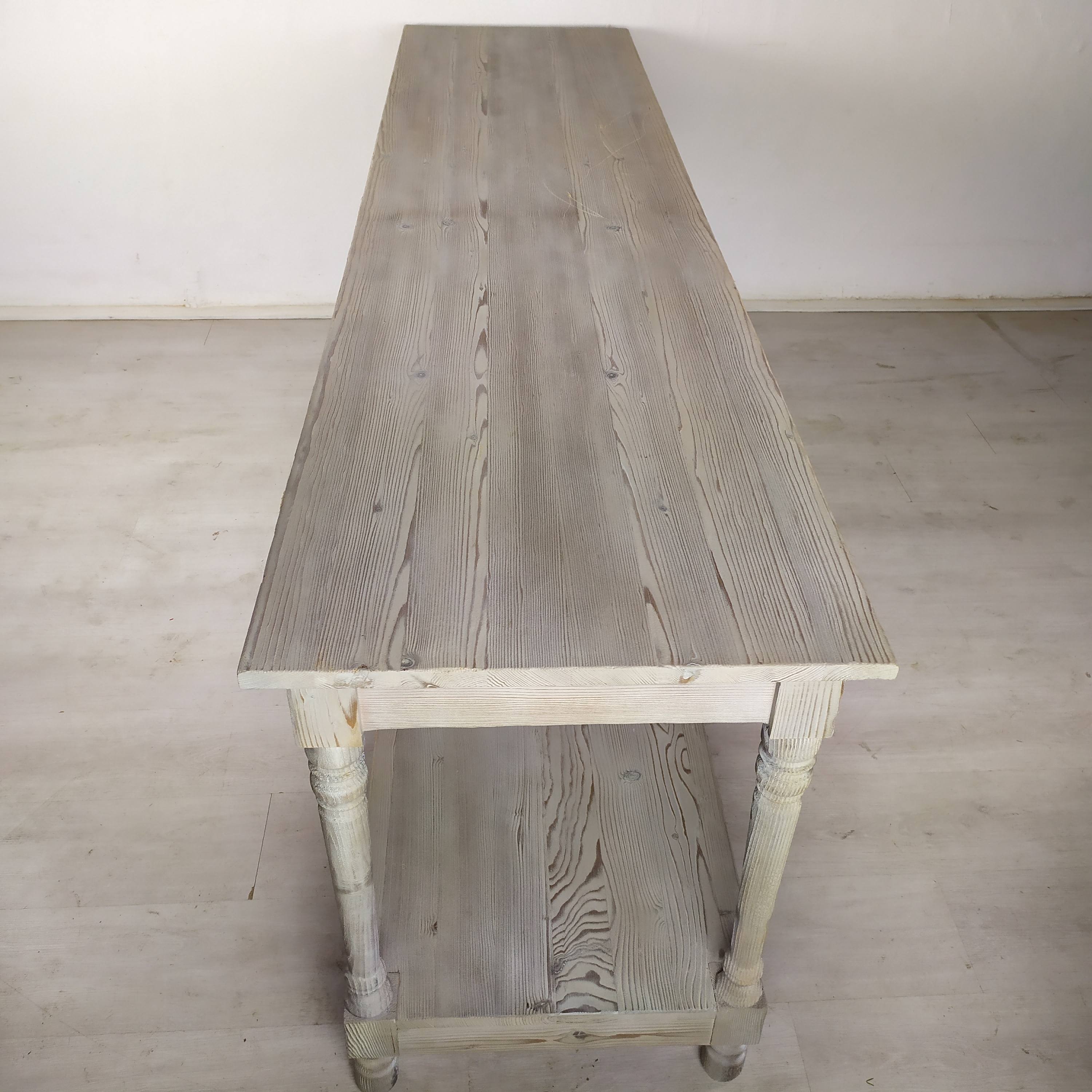 Table serving draper